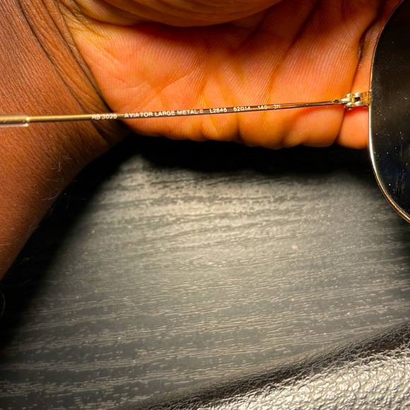 Ray ban aviator kinda new, worn like twice …. It’s authentic 💯 - Picture 3 of 6